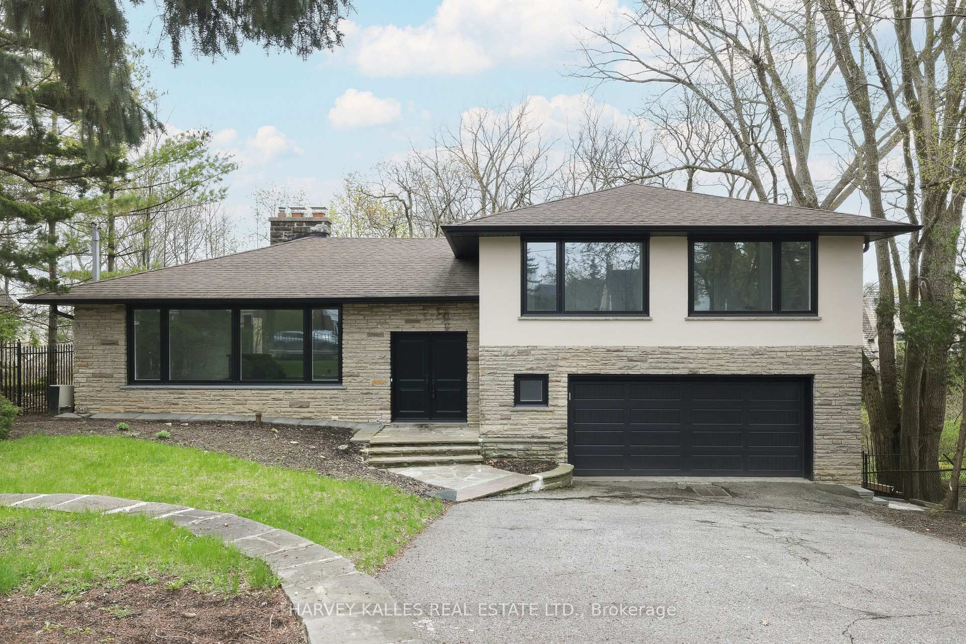 537 Blythwood Road