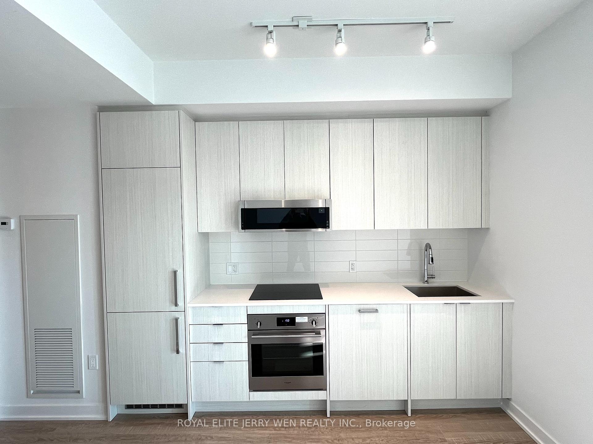 250 Lawrence Avenue W