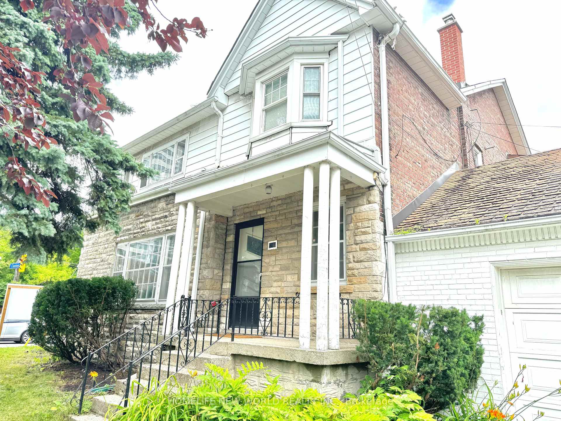 1563 Bathurst Street