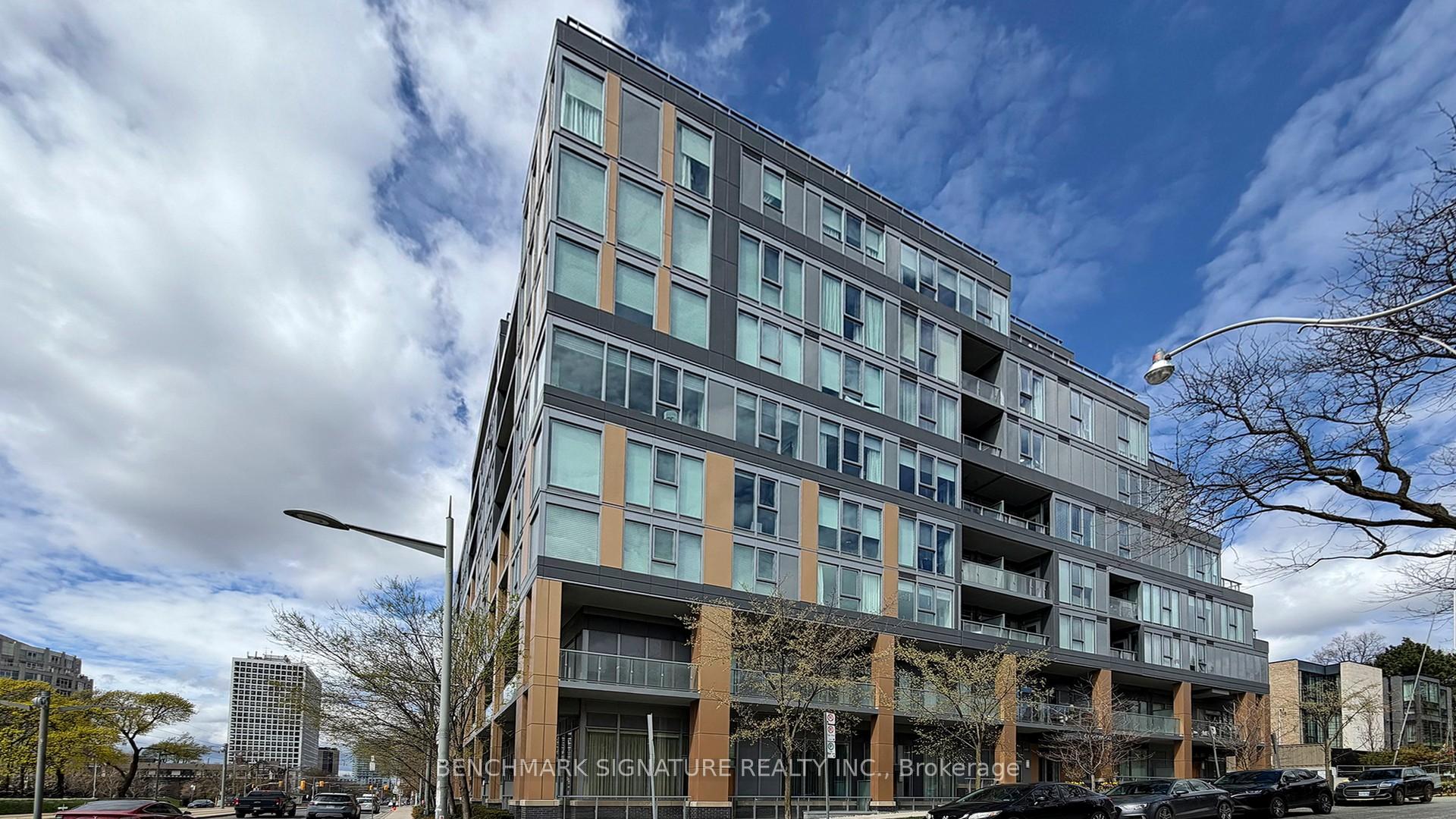 6 Parkwood Avenue