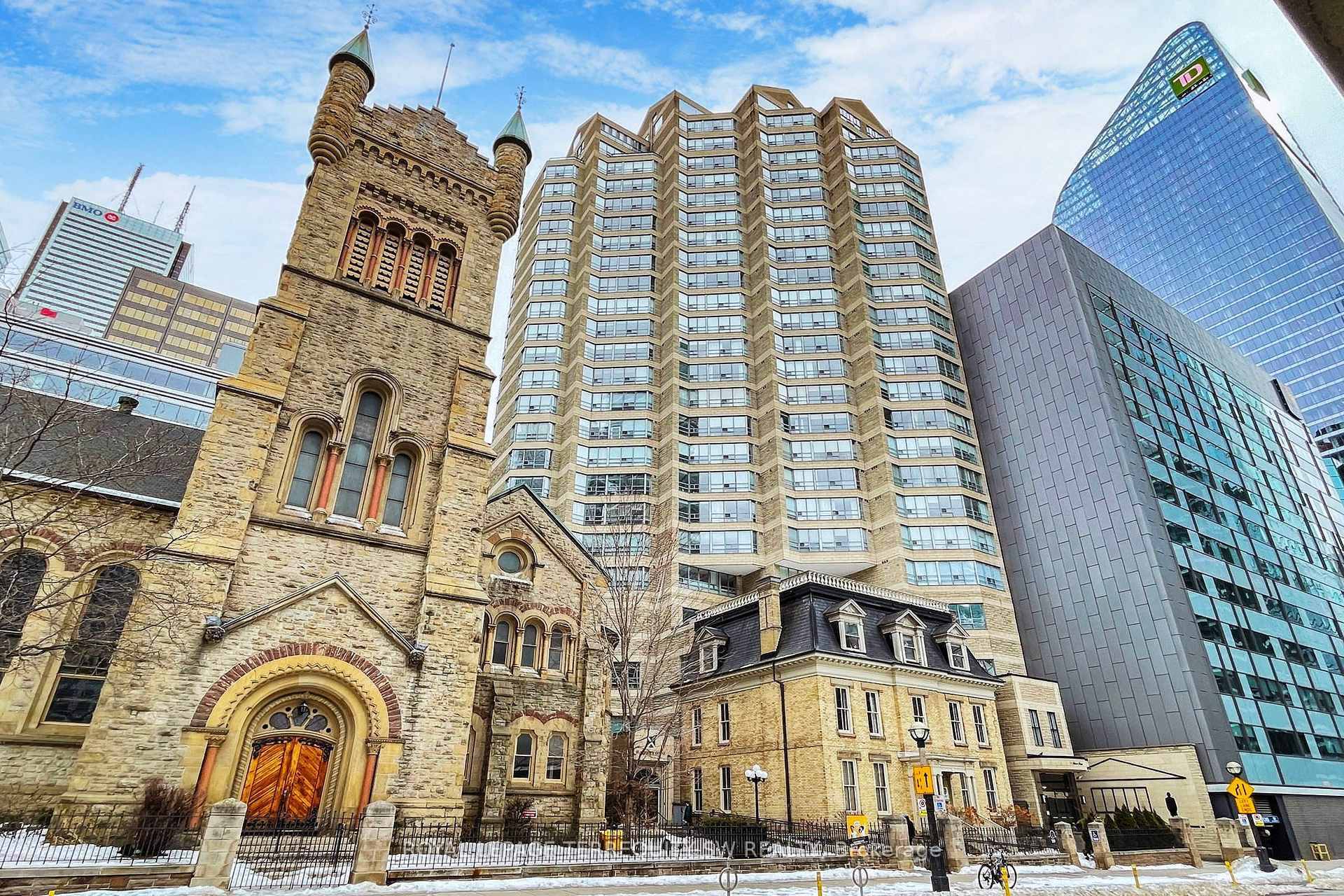 71 Simcoe Street