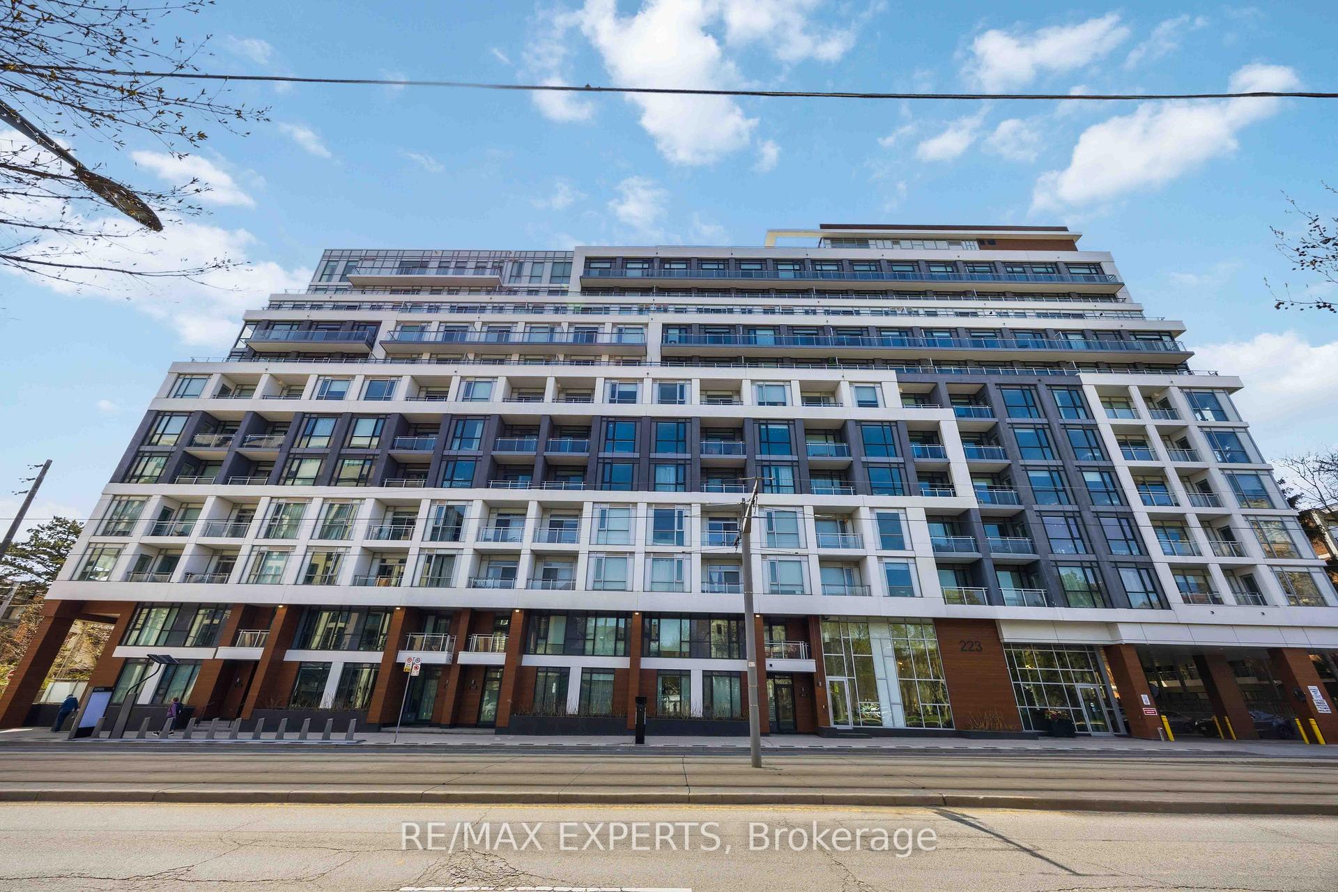 223 St Clair Avenue W