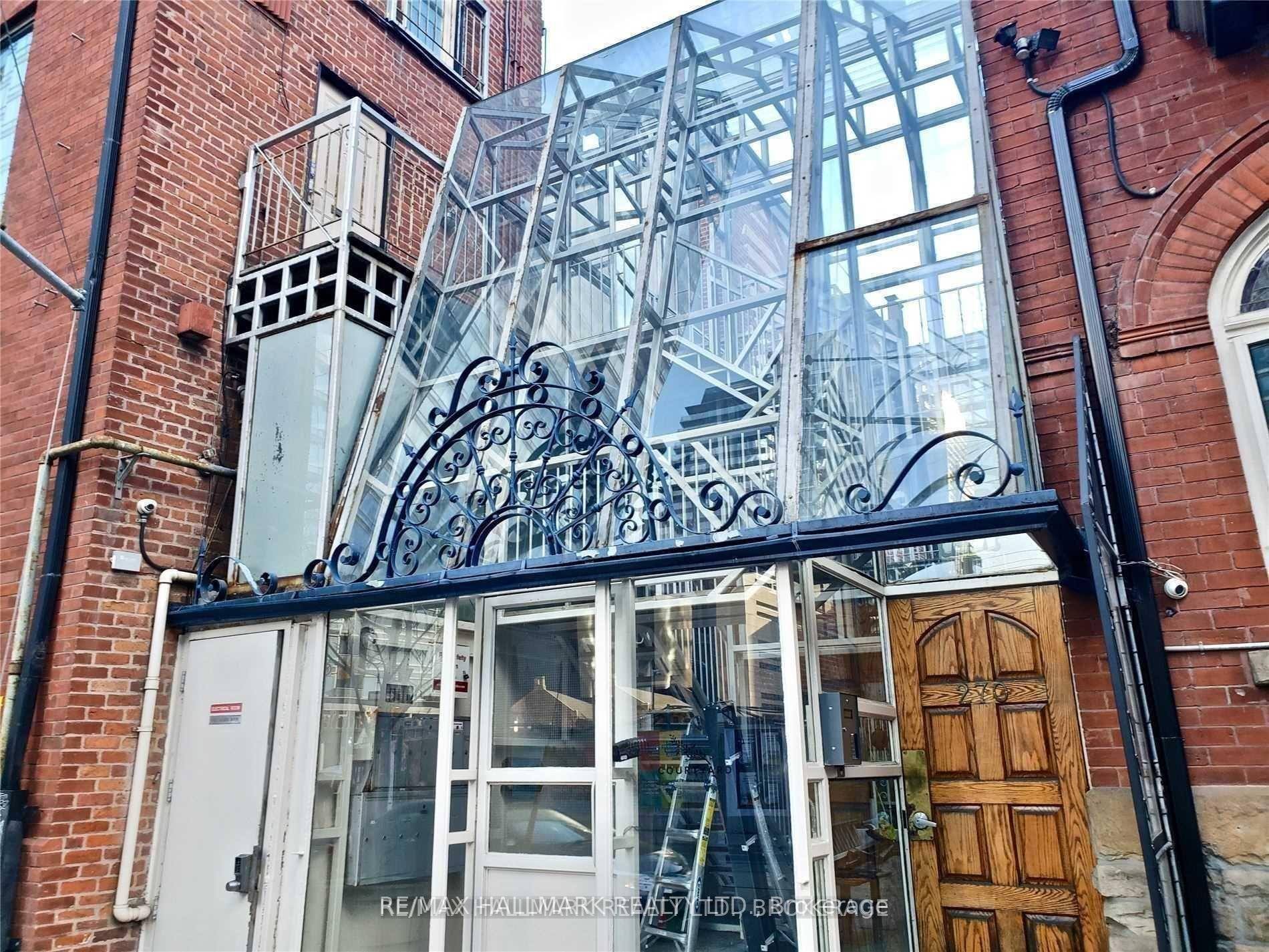 270 Adelaide Street W