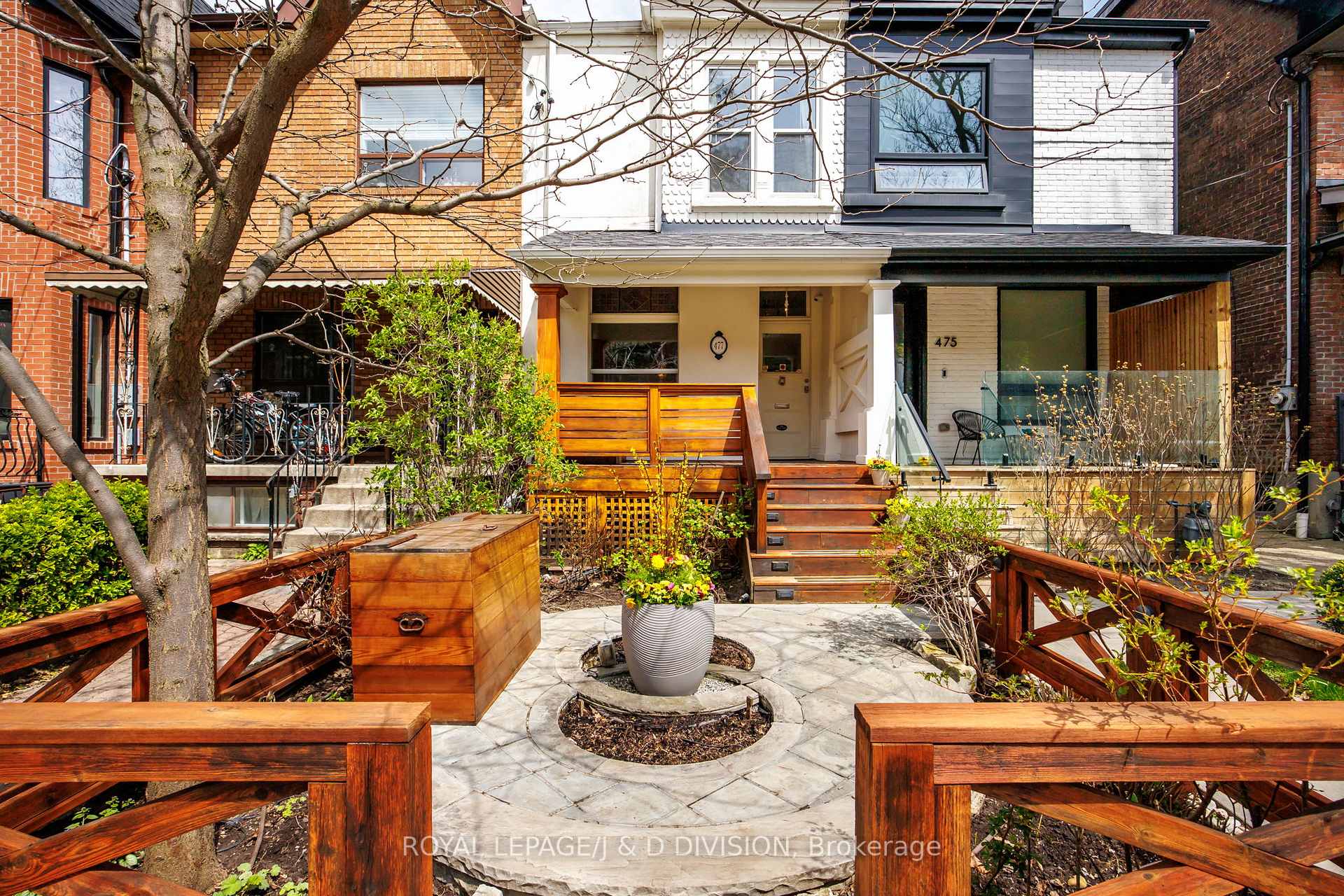 477 Roxton Road