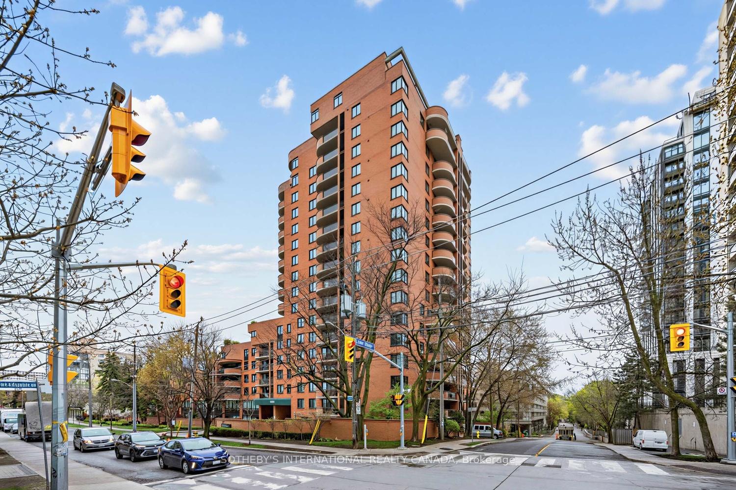 260 Heath Street W