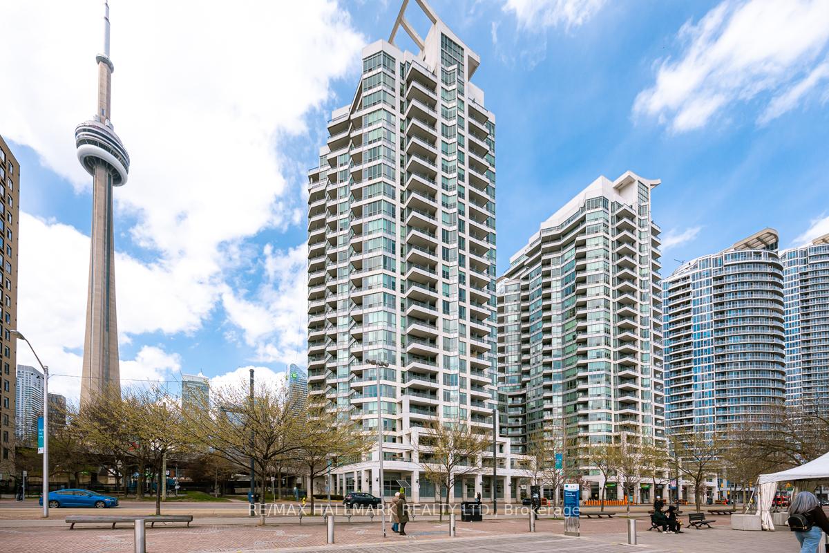 228 Queens Quay W