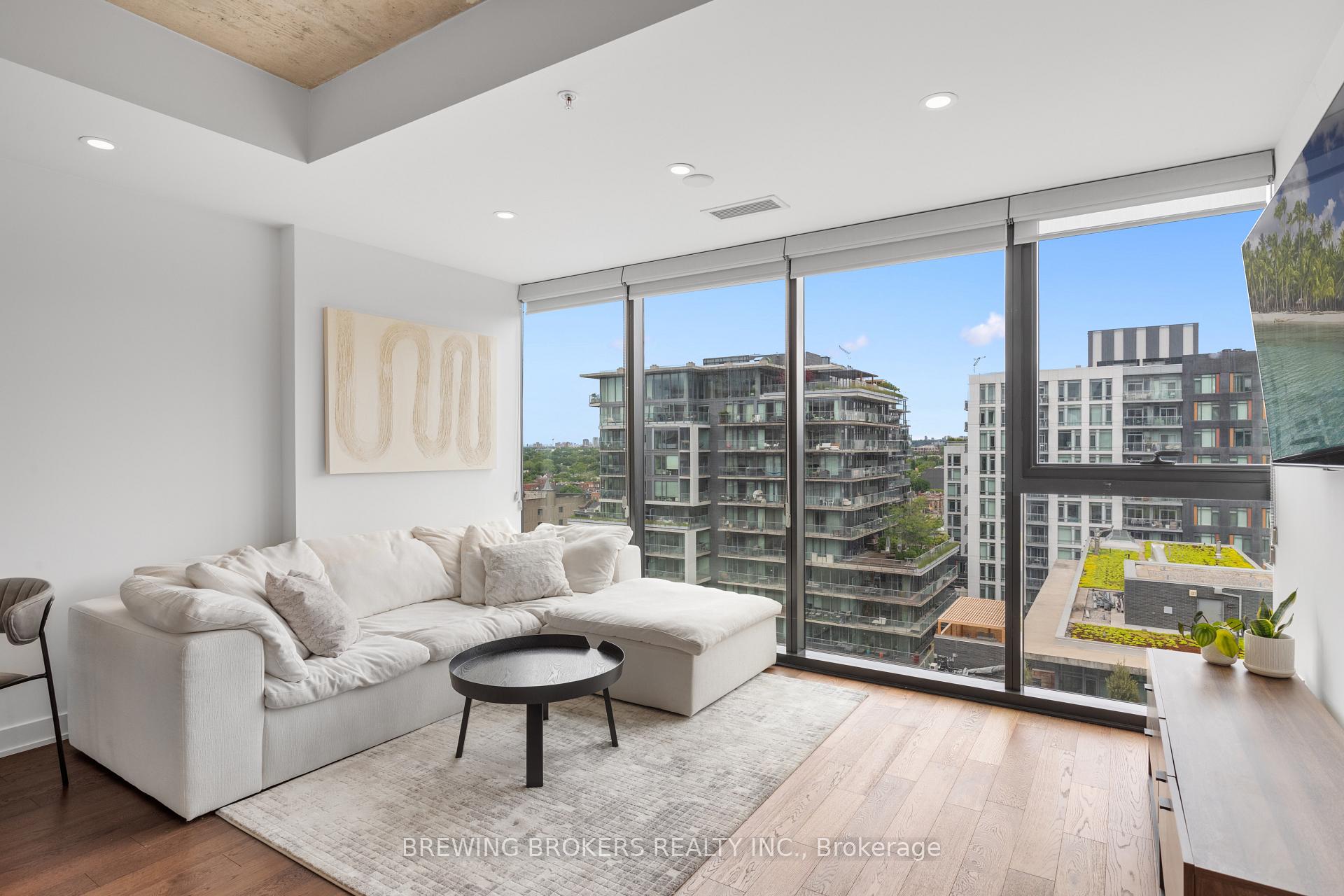 629 King St W Street