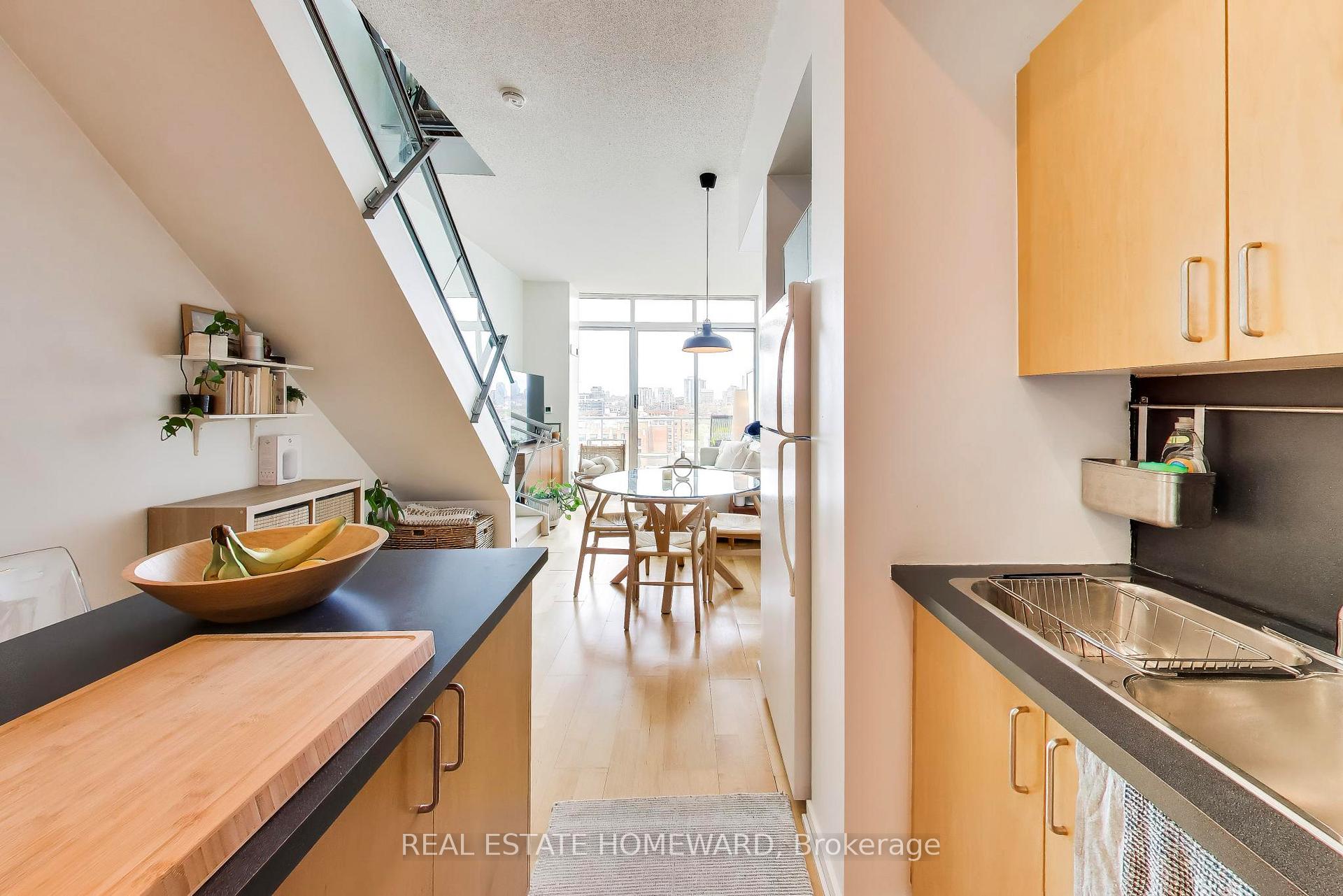 388 Richmond Street W