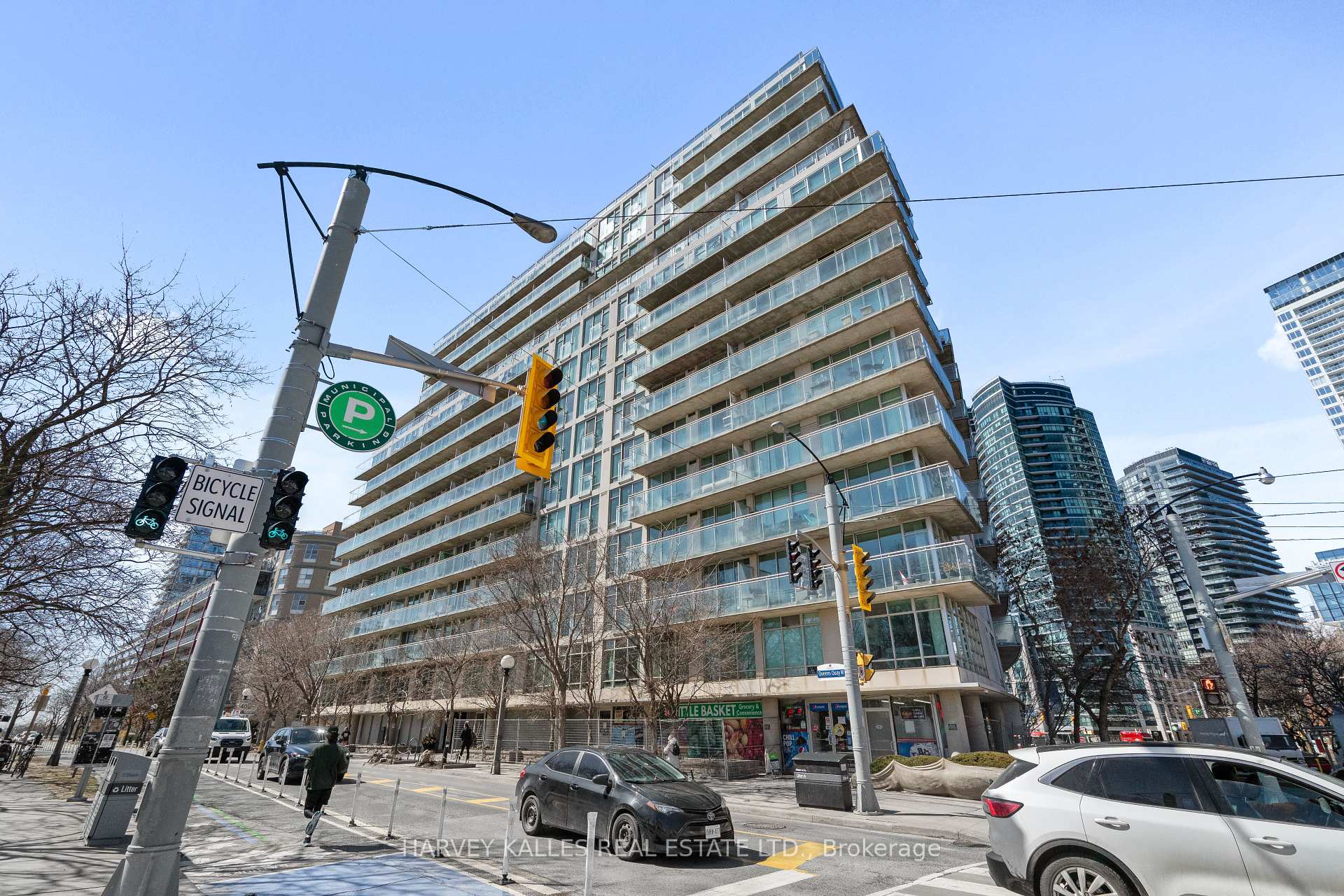 650 Queens Quay W