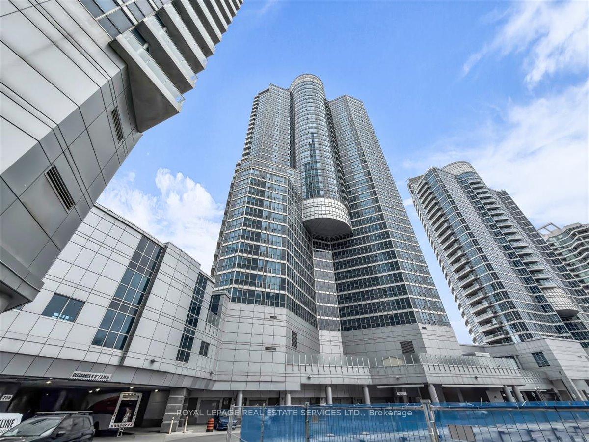 208 Queens Quay W