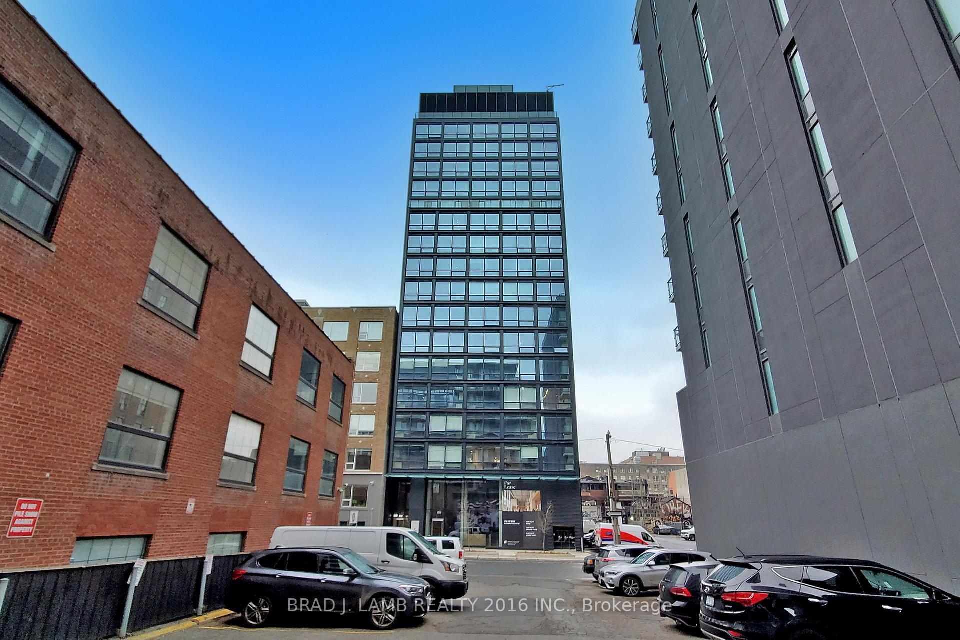 458 Richmond Street W