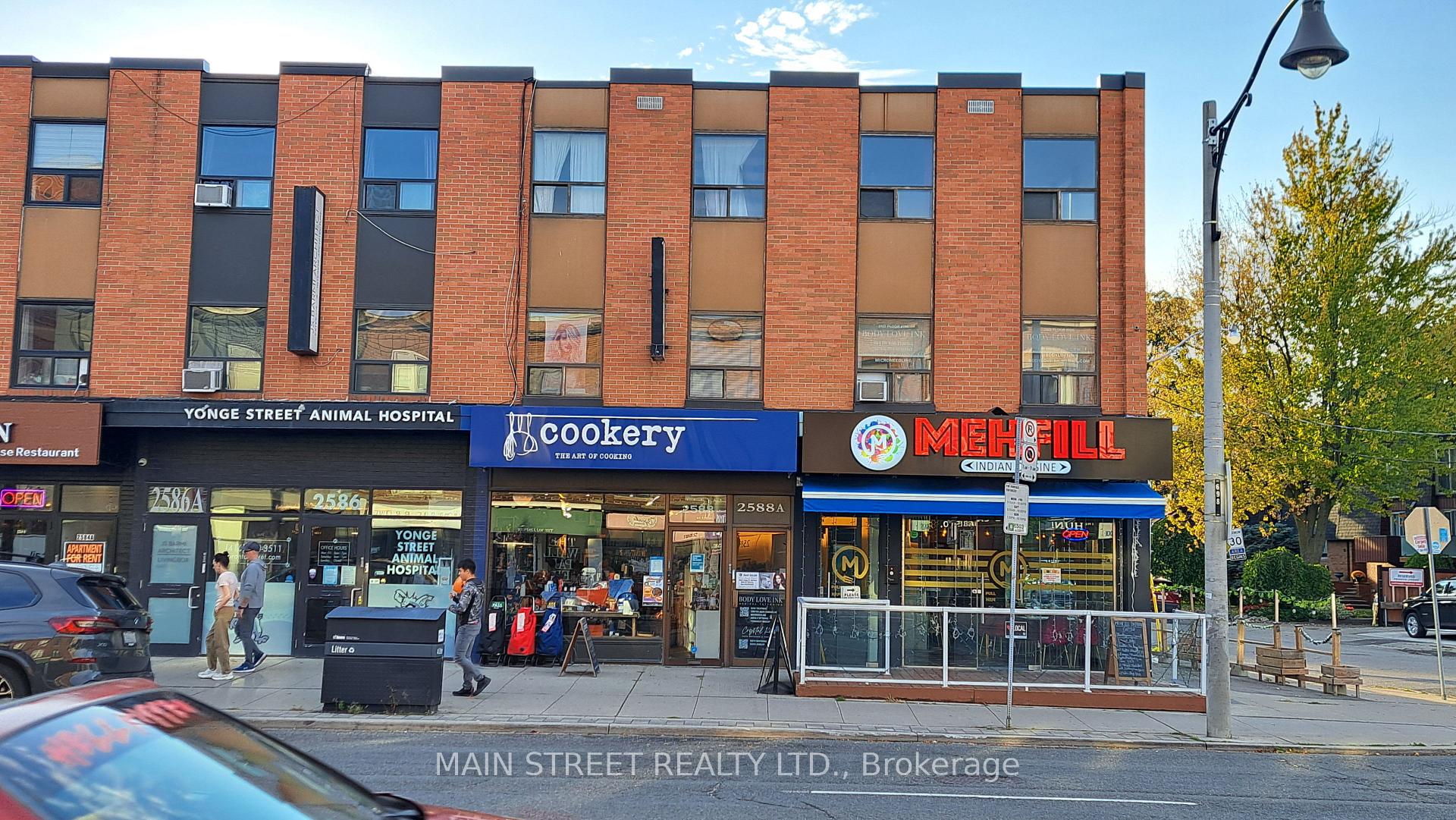 2588 & 2590 Yonge Street