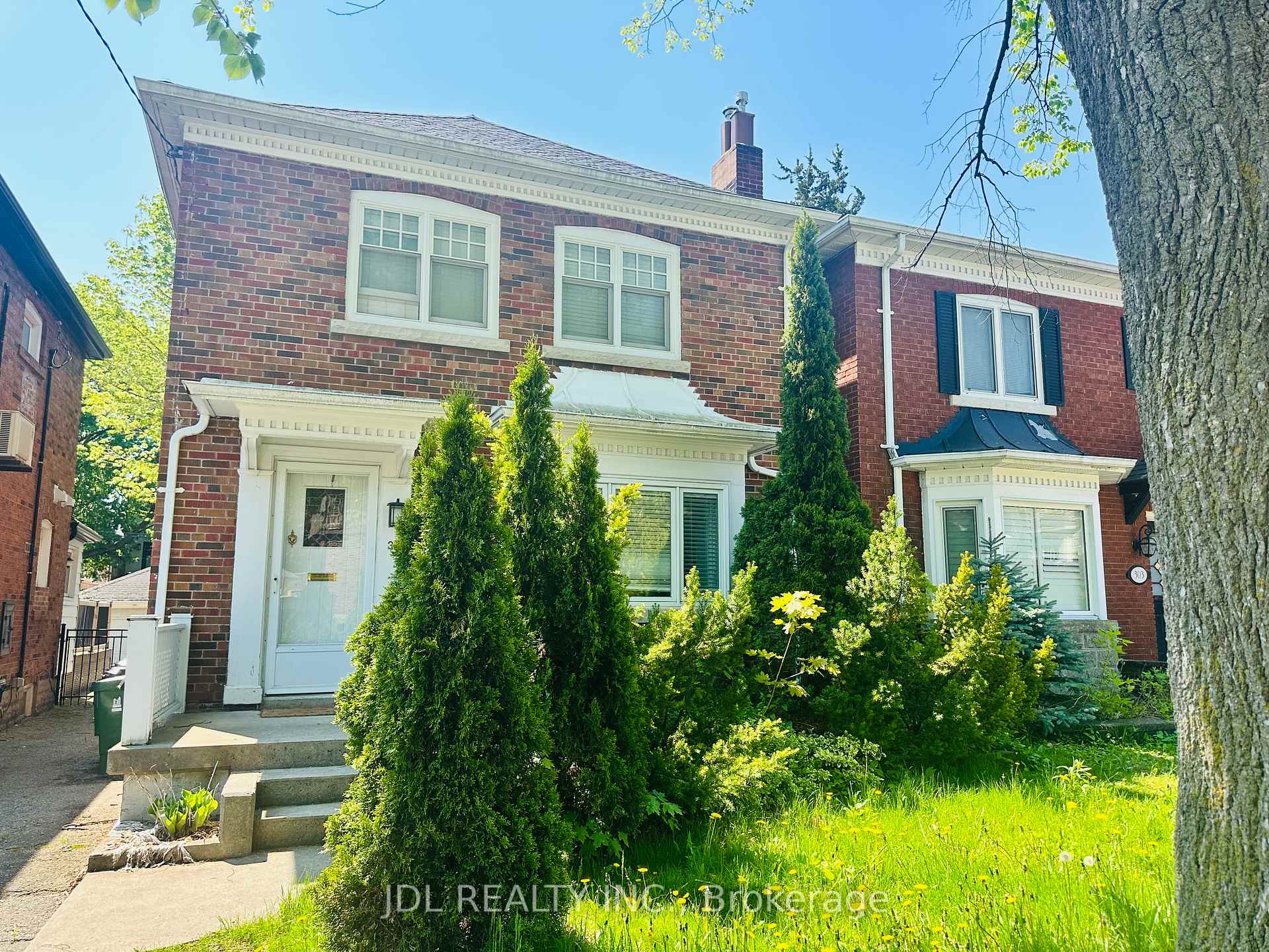 301 Old Orchard Grove