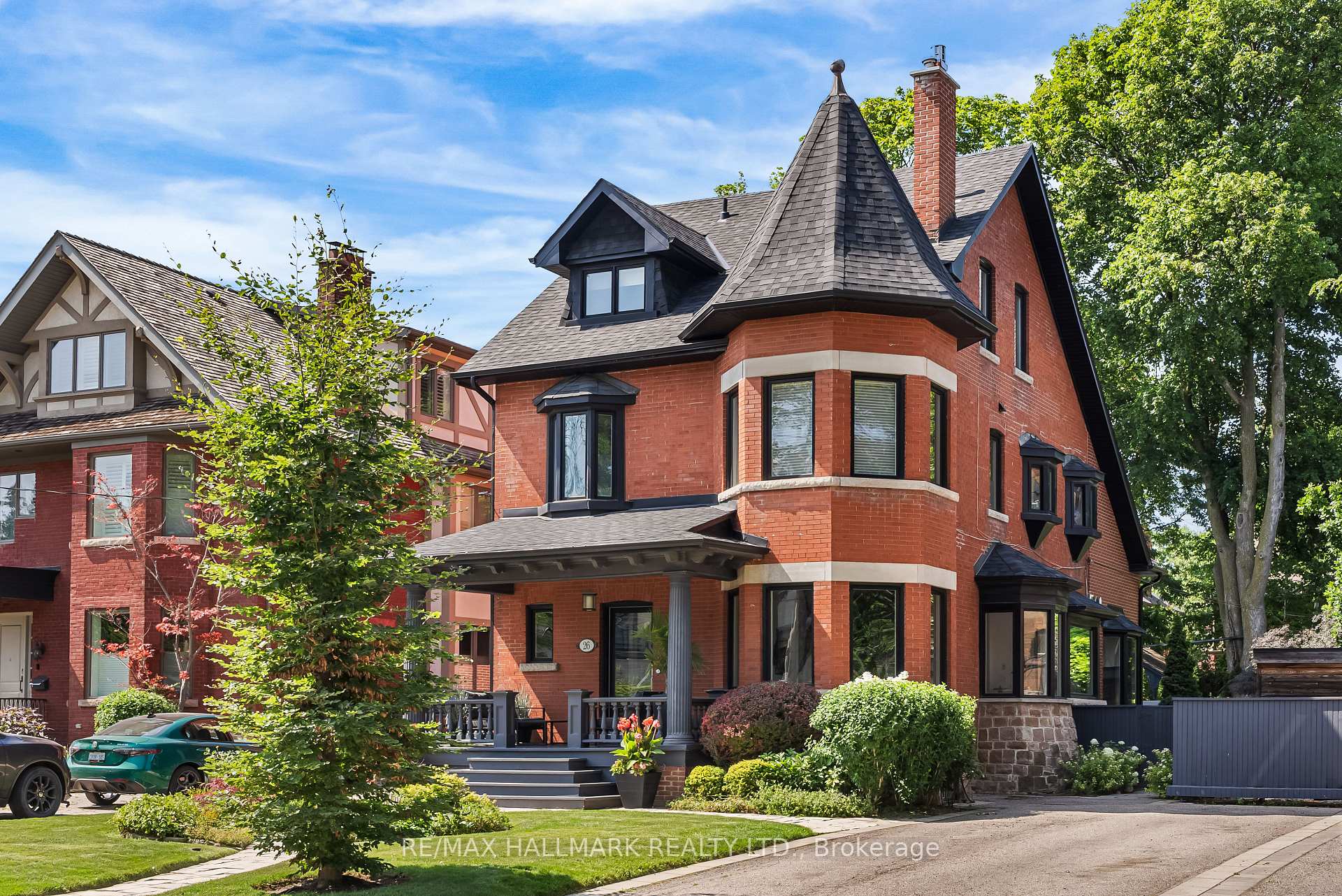 26 Lytton Boulevard