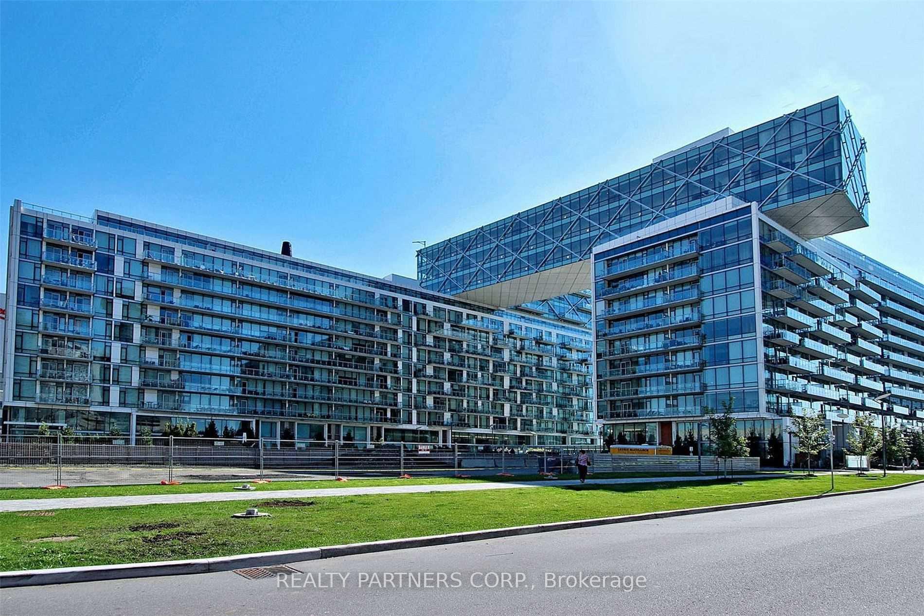 39 Queens Quay E