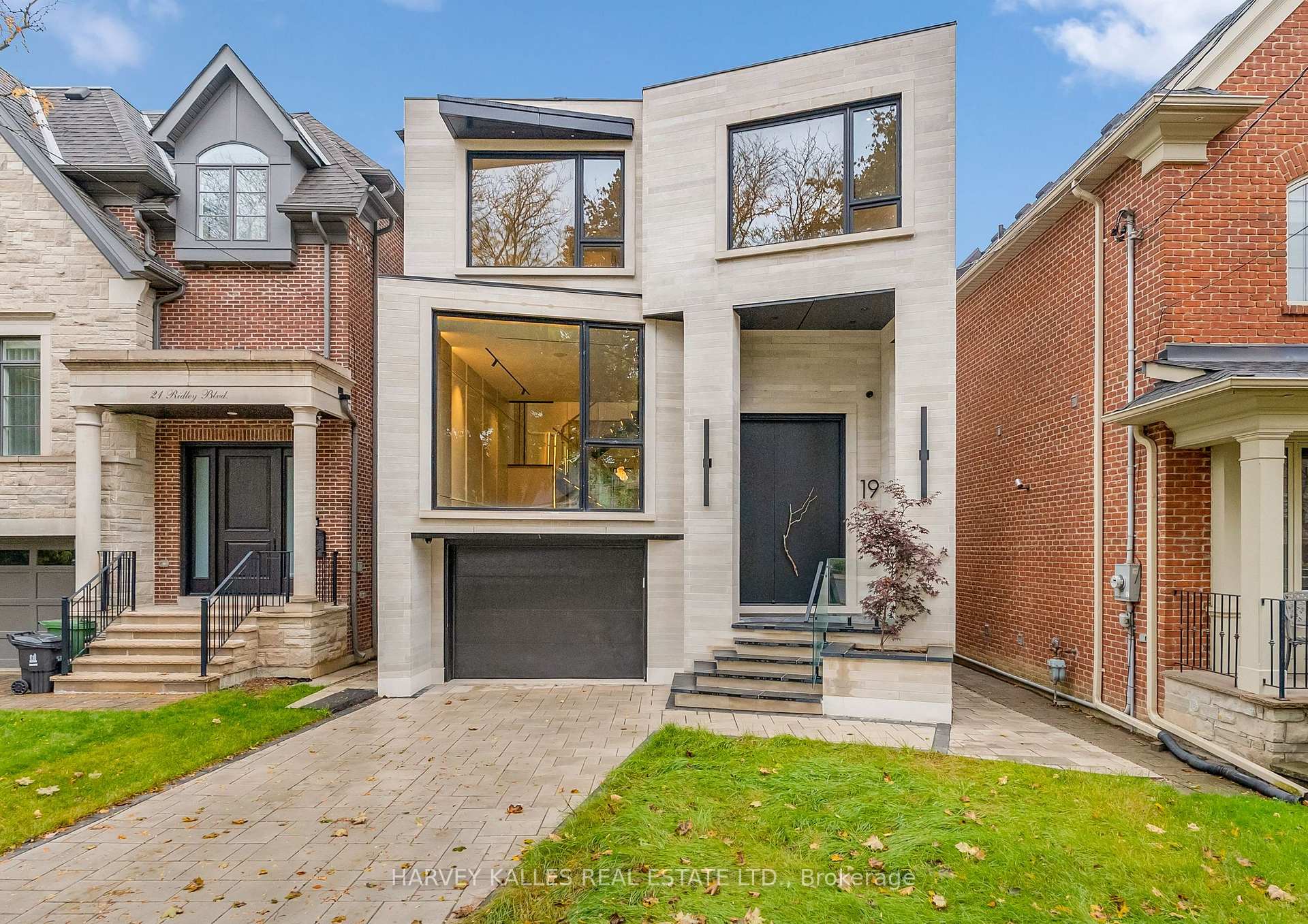 19 Ridley Boulevard