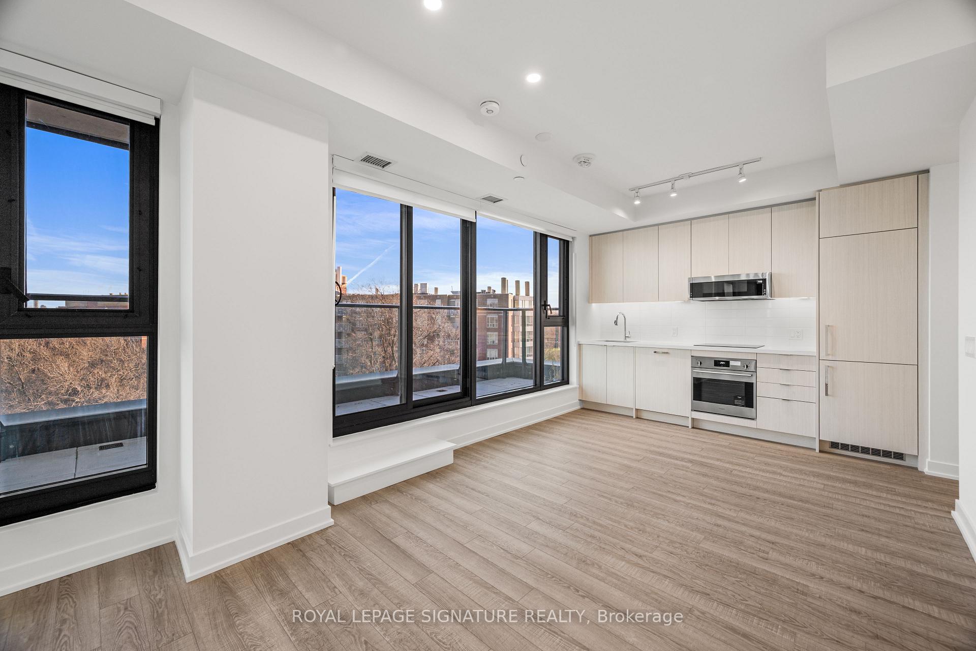 250 Lawrence Avenue W