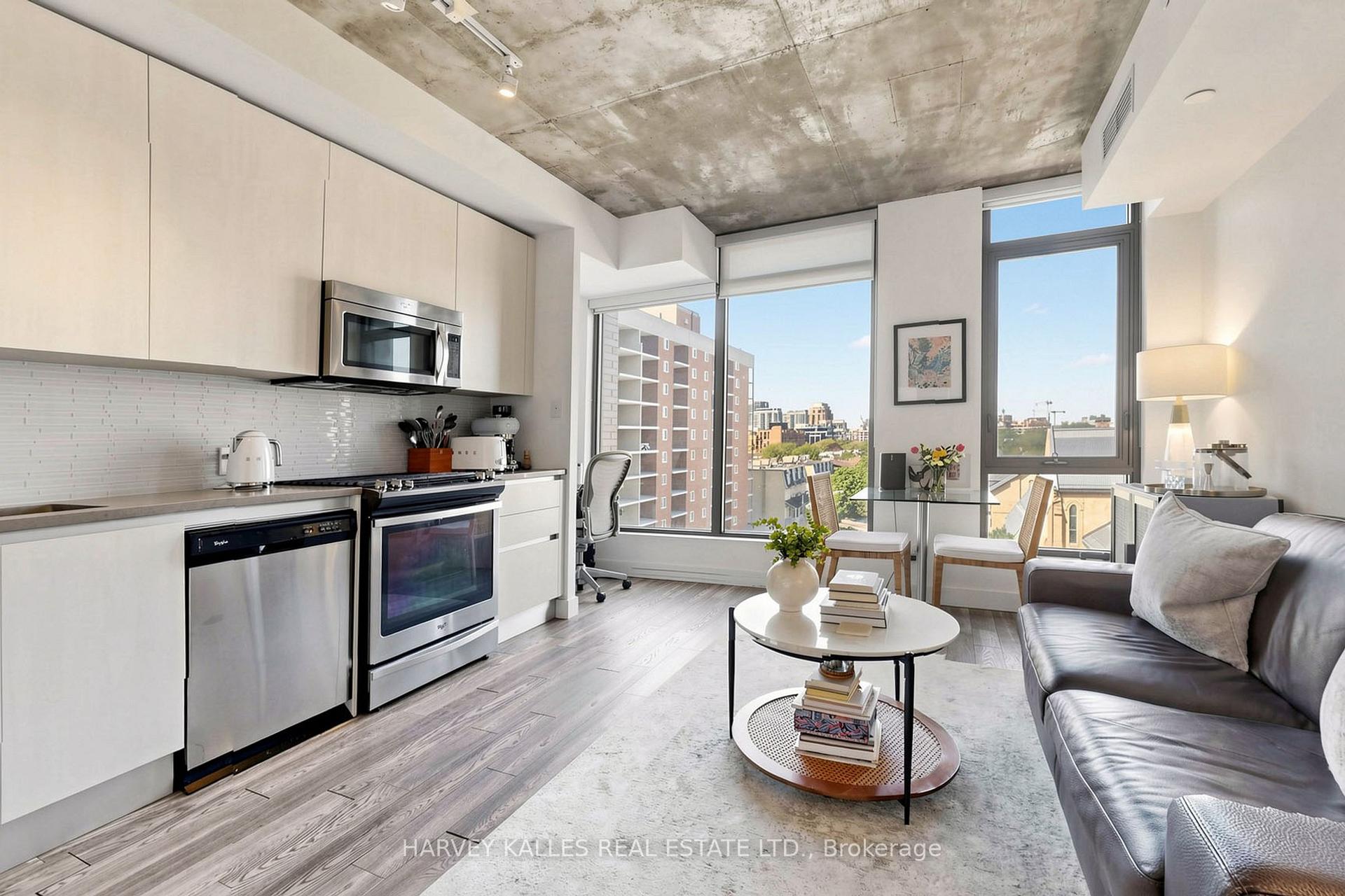 111 Bathurst Street