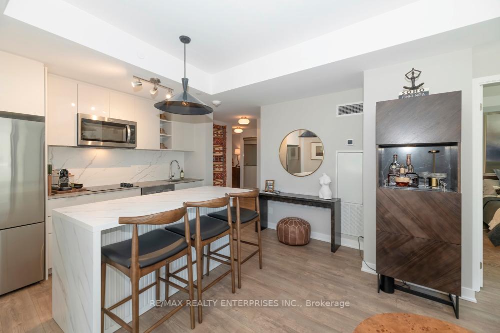 543 Richmond Street W