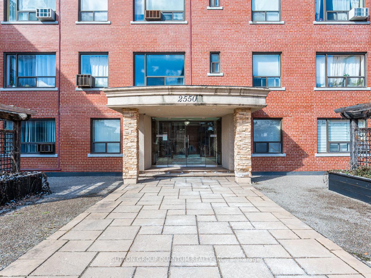 2550 Bathurst Street