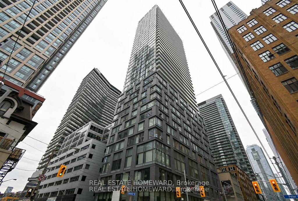 101 Peter Street W