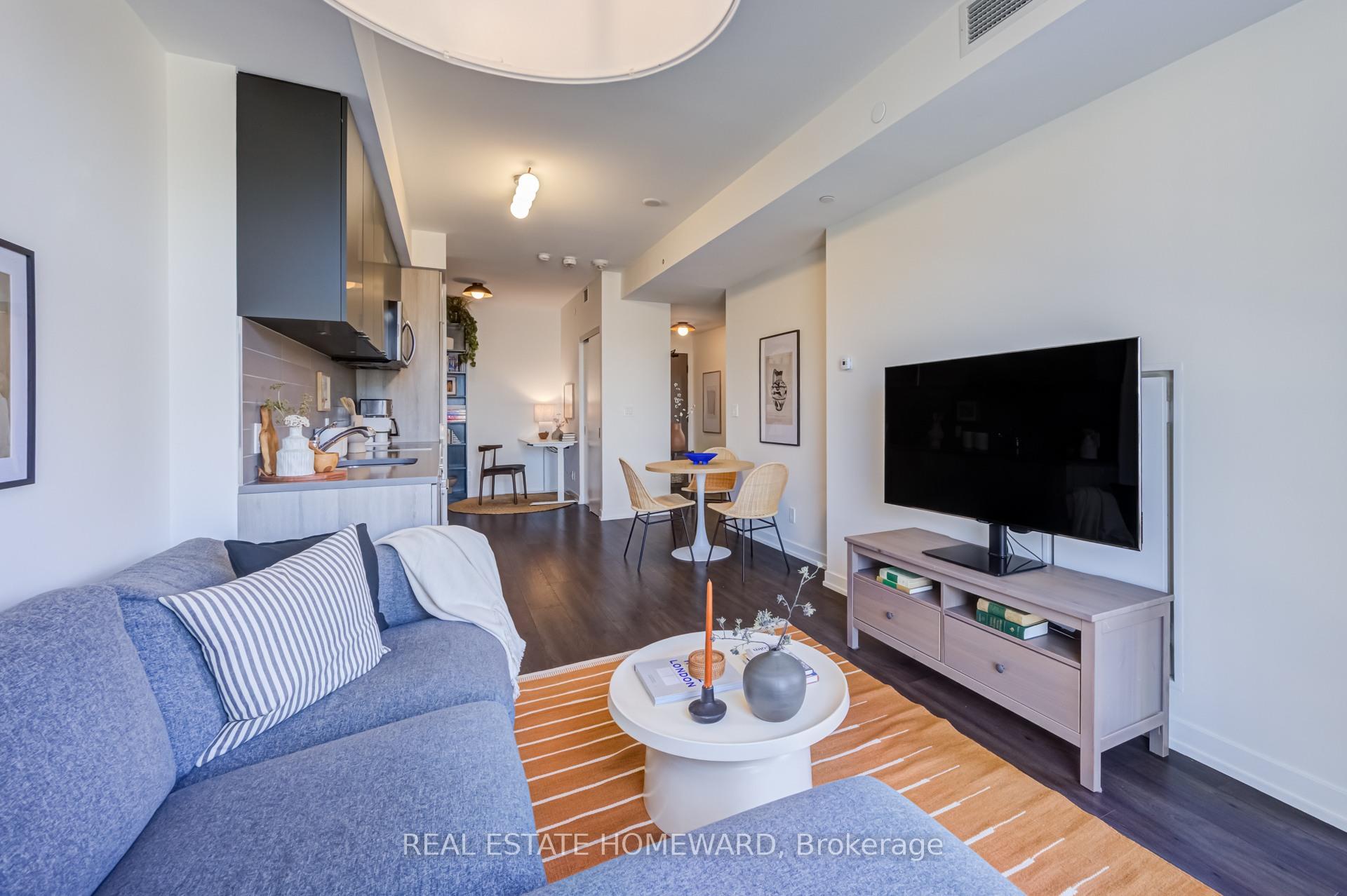 223 St Clair Avenue W