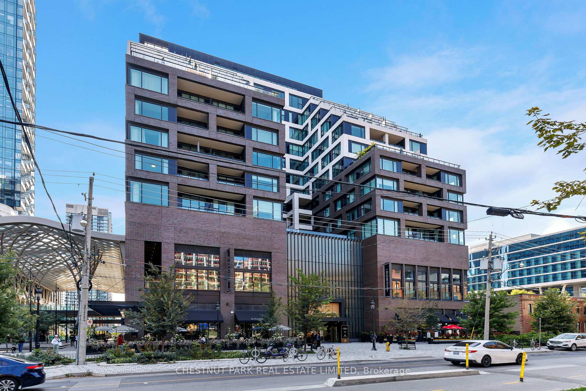 455 Wellington Street W