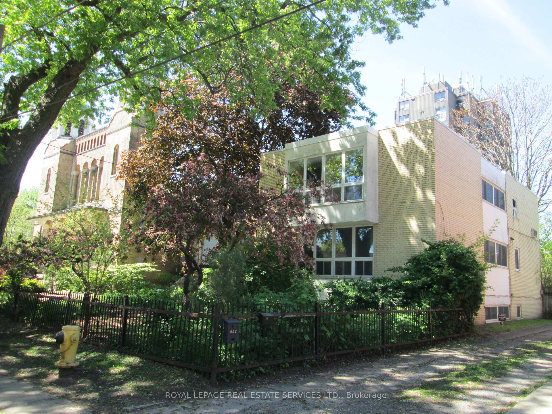 276 Gladstone Avenue