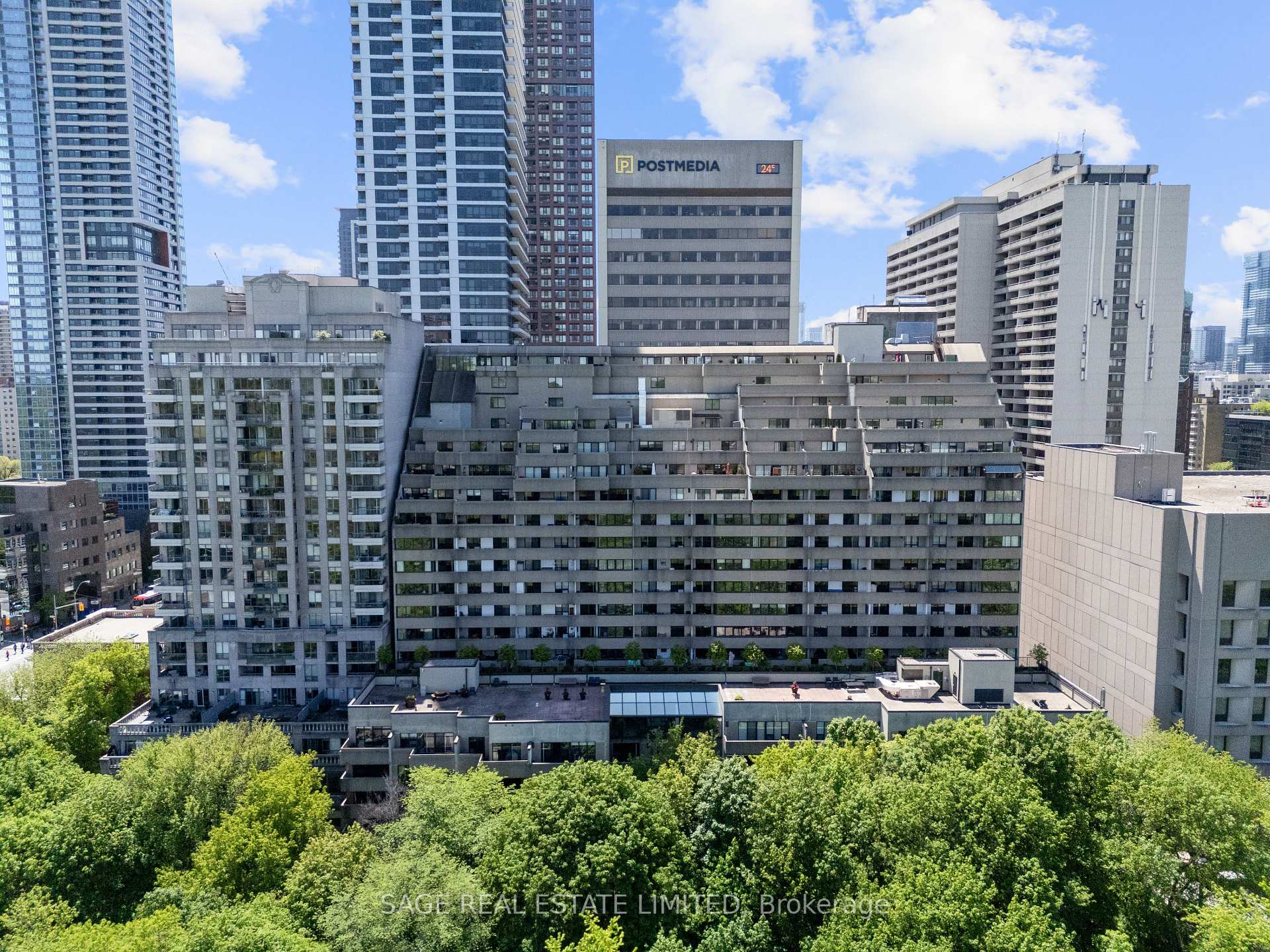 360 Bloor Street E