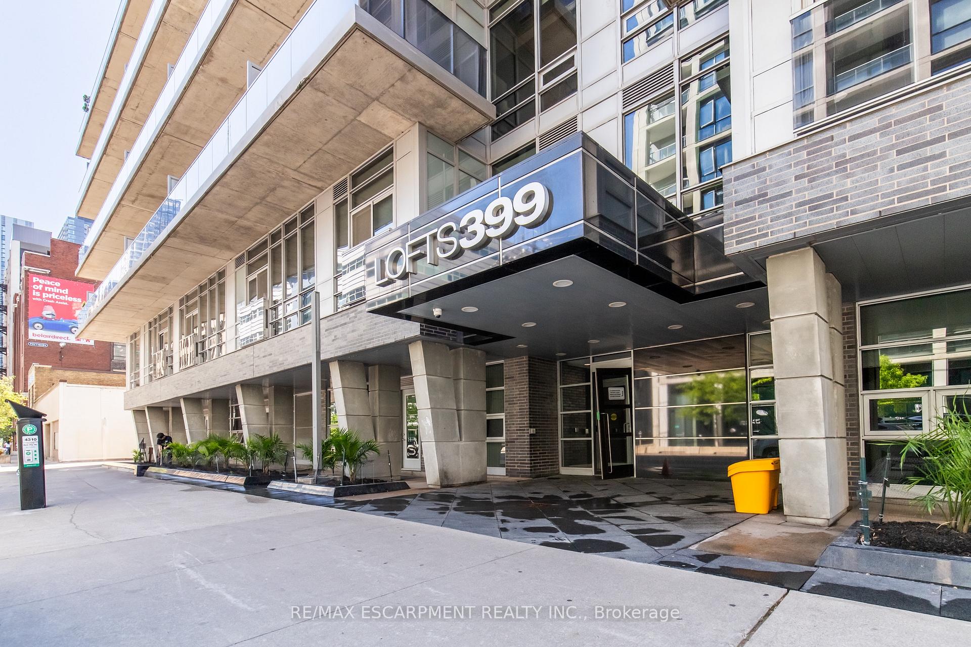 399 Adelaide Street W