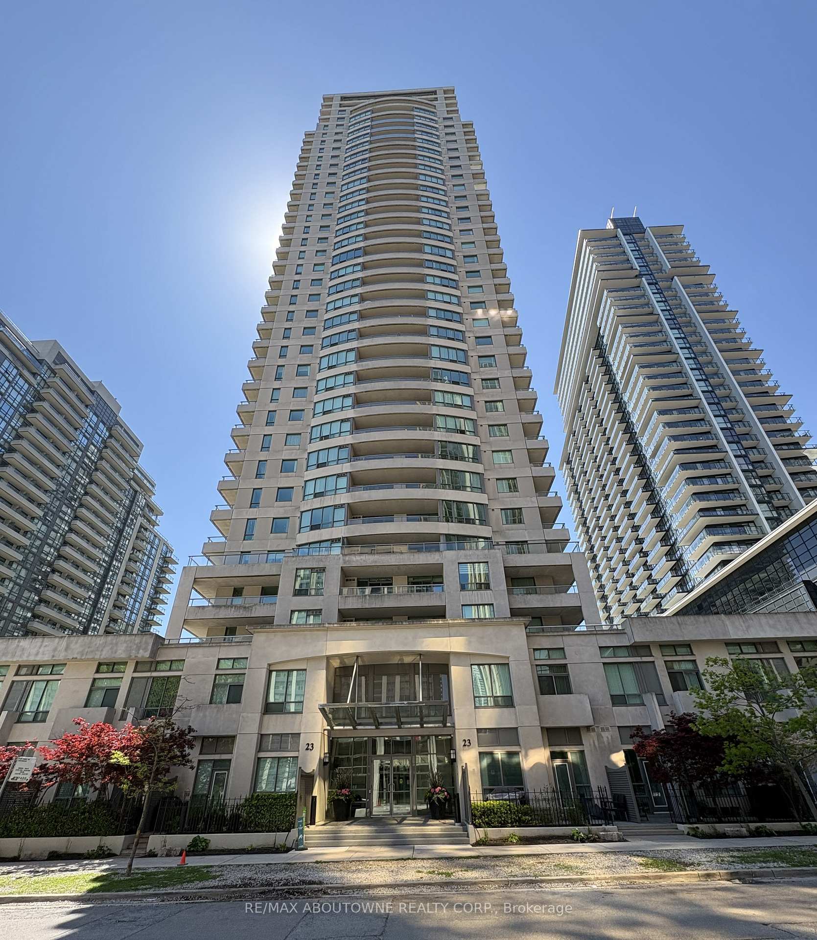 23 Hollywood Avenue