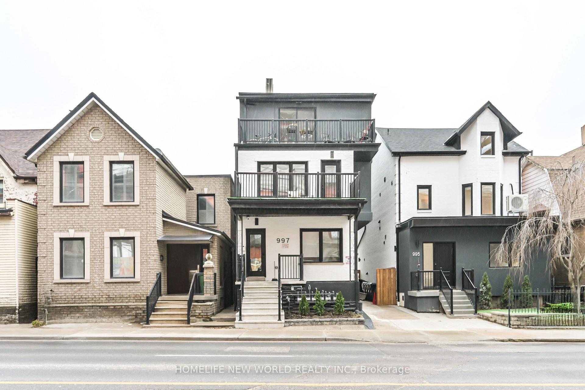 997 Dufferin Street