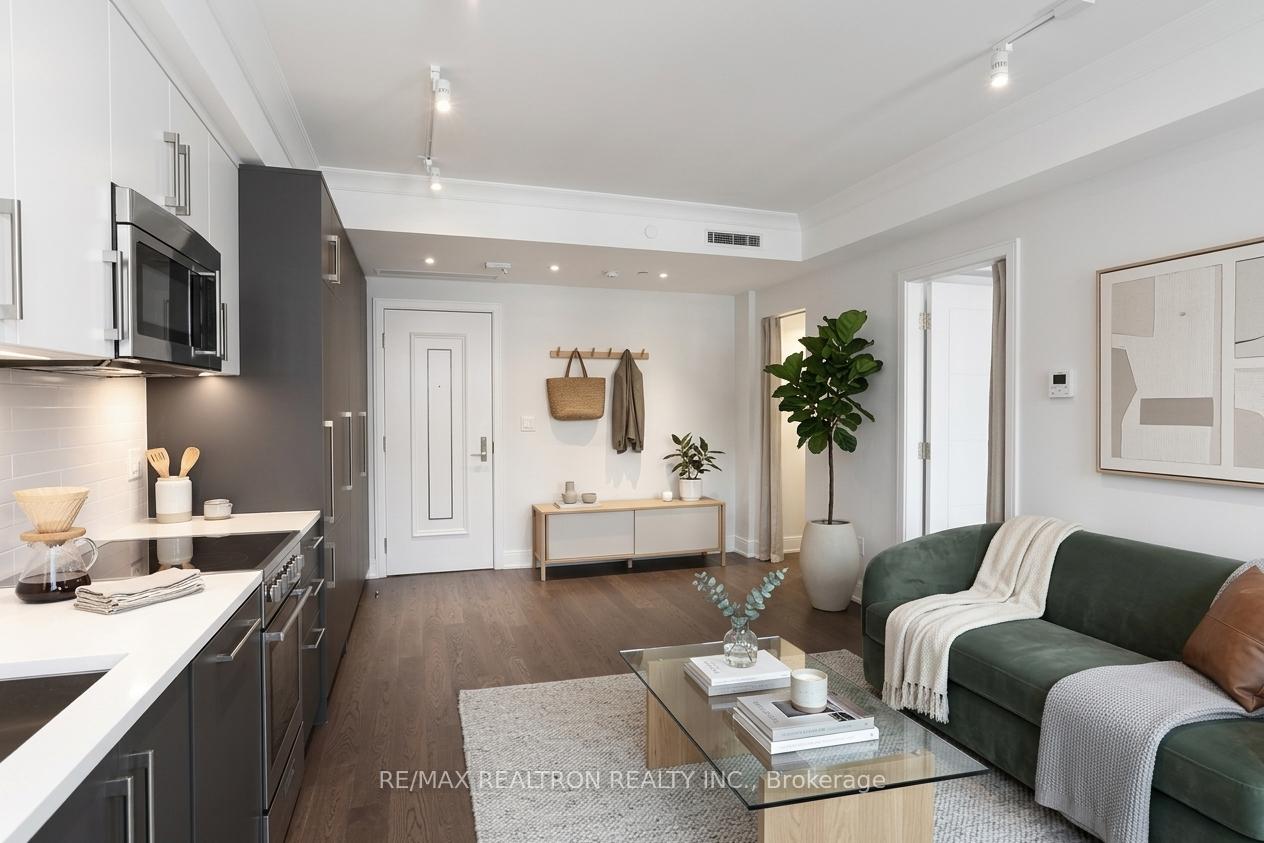 2 Clarendon Avenue