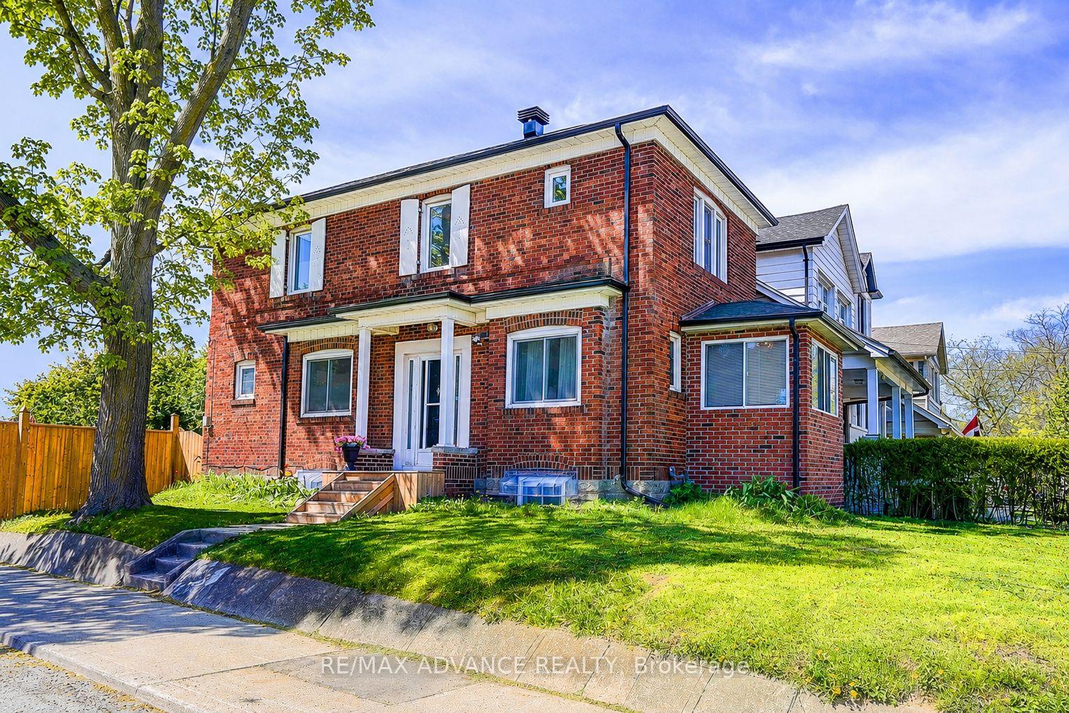 33 Castlefield Avenue