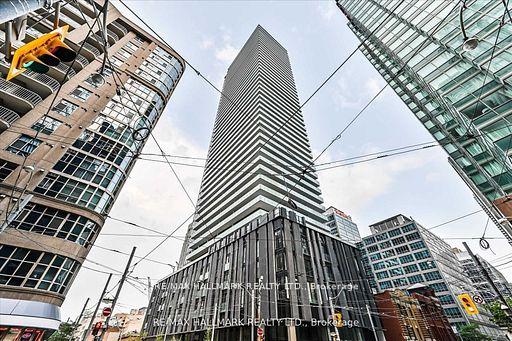 25 Richmond Street E