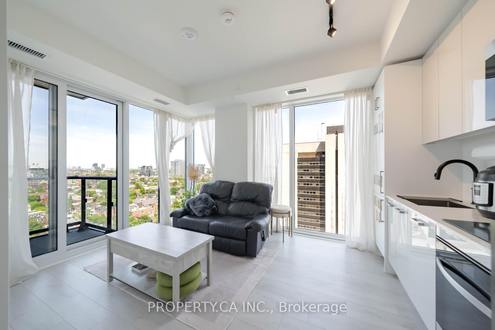280 Dundas Street W