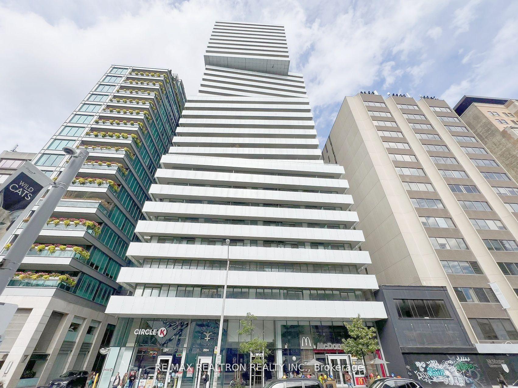 200 Bloor Street W