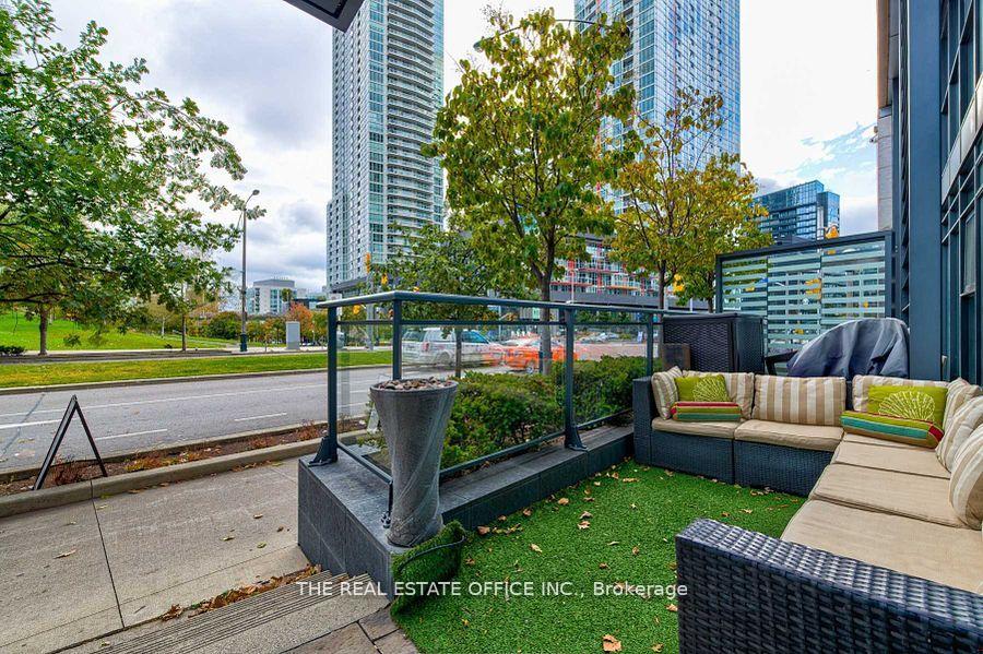 112 Fort York Boulevard
