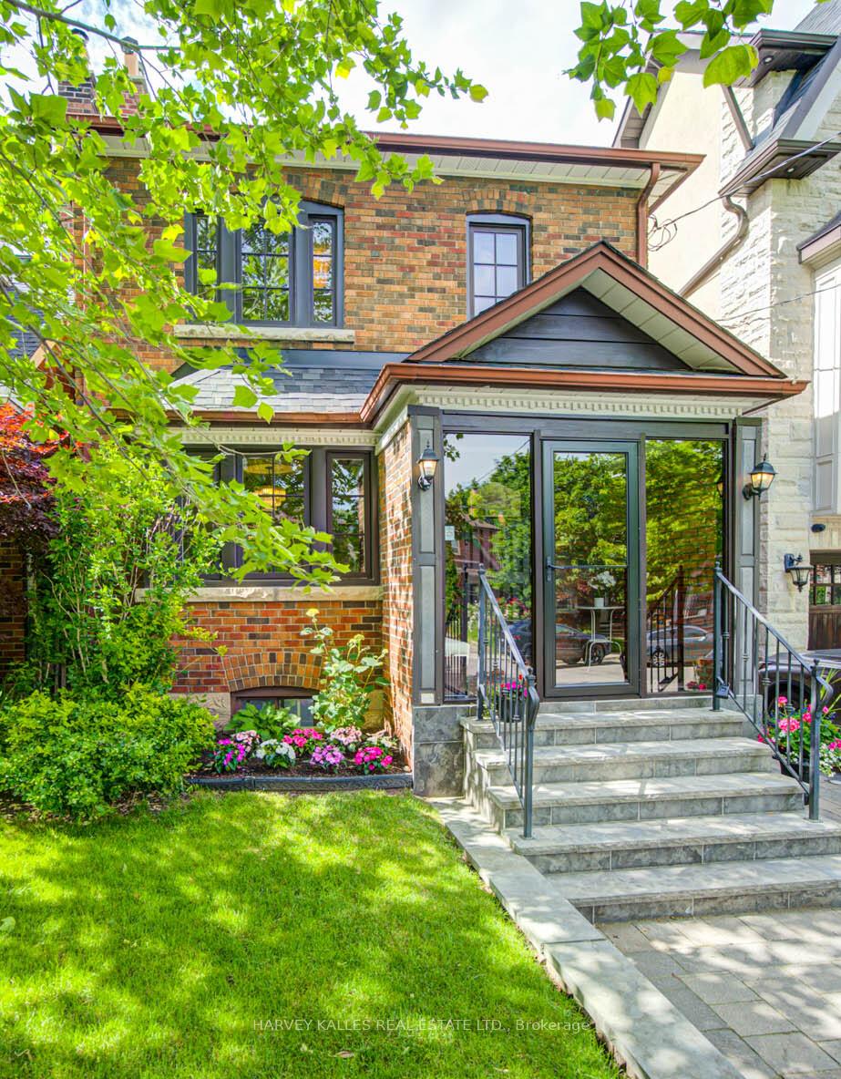 62 Roe Avenue
