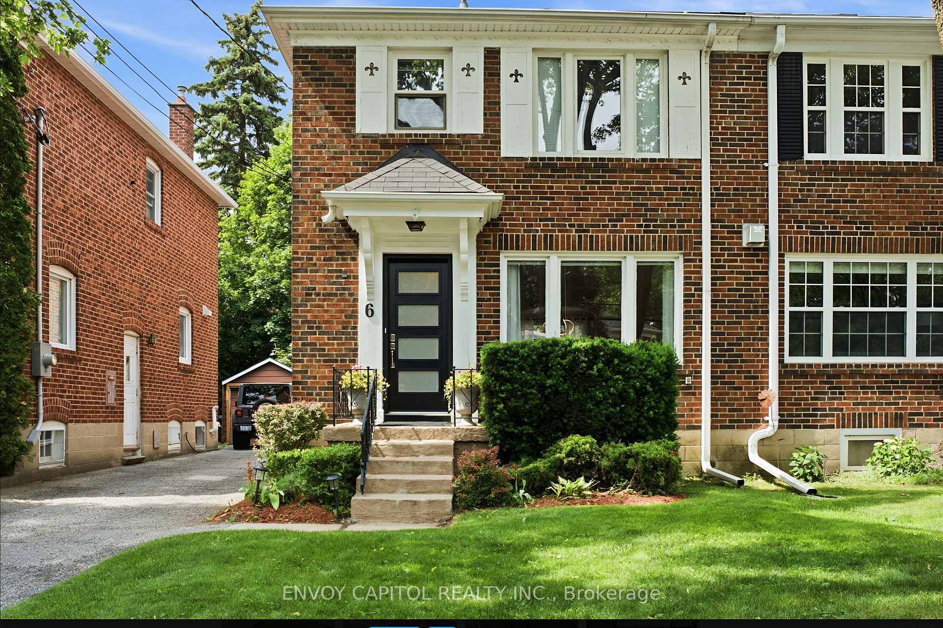 6 Thursfield Cres. Crescent