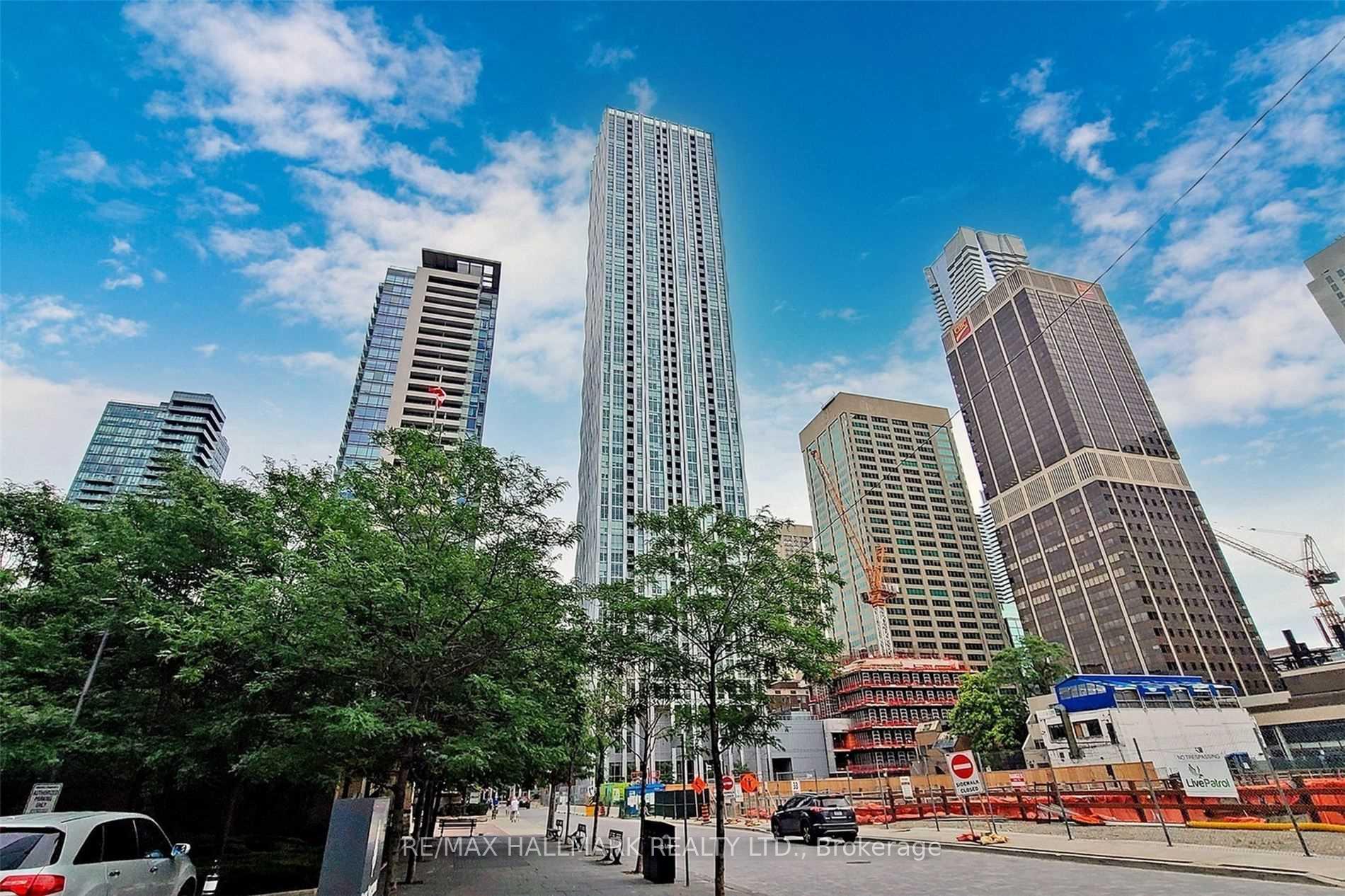 1 Yorkville Avenue