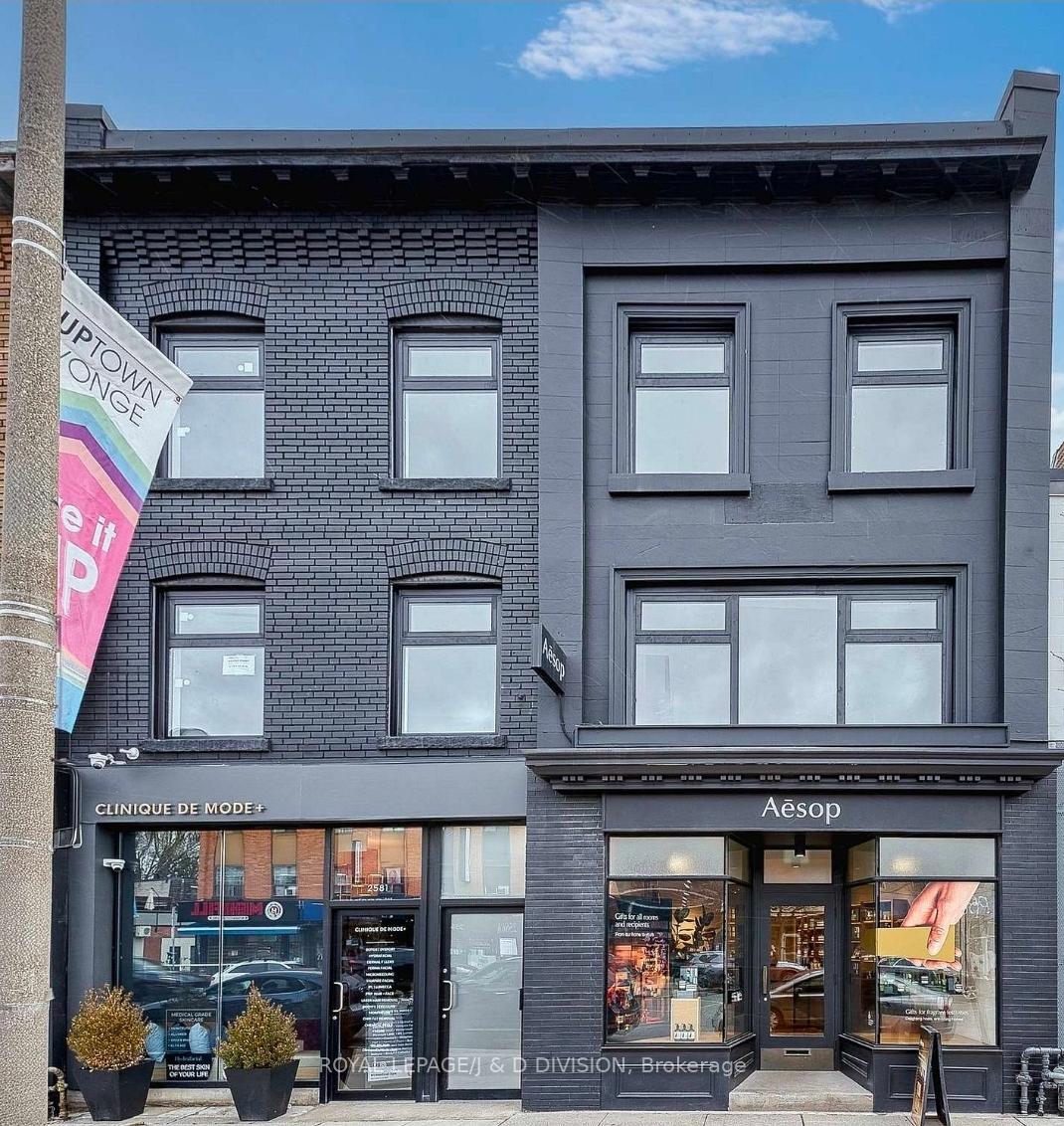 2579 Yonge Street