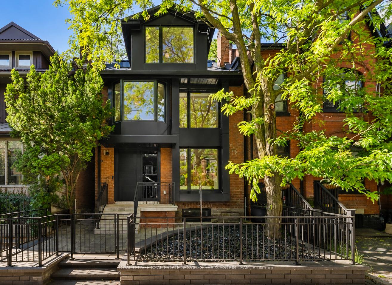 16 Tranby Avenue