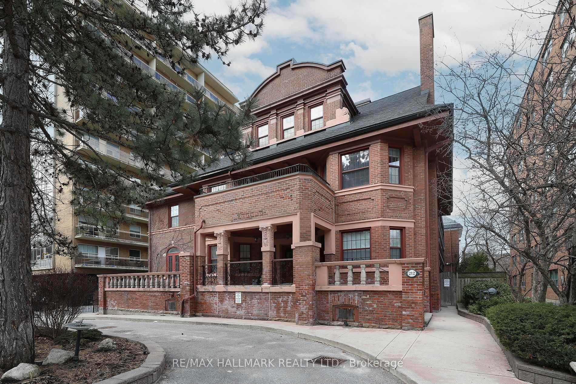 212 St. George Street