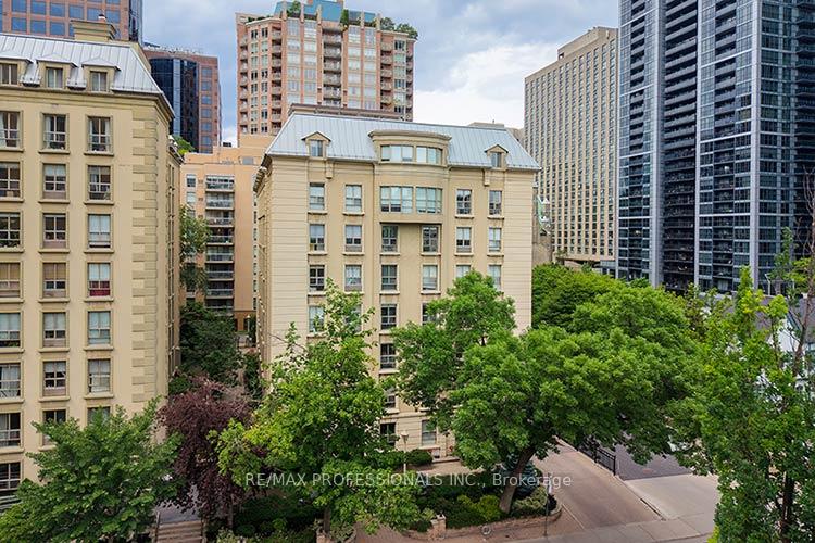 88 Charles Street E