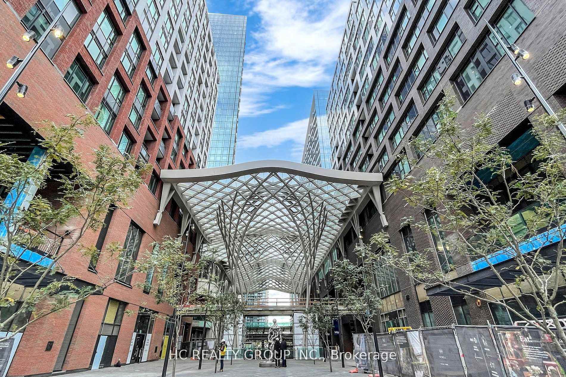 470 Front Street W
