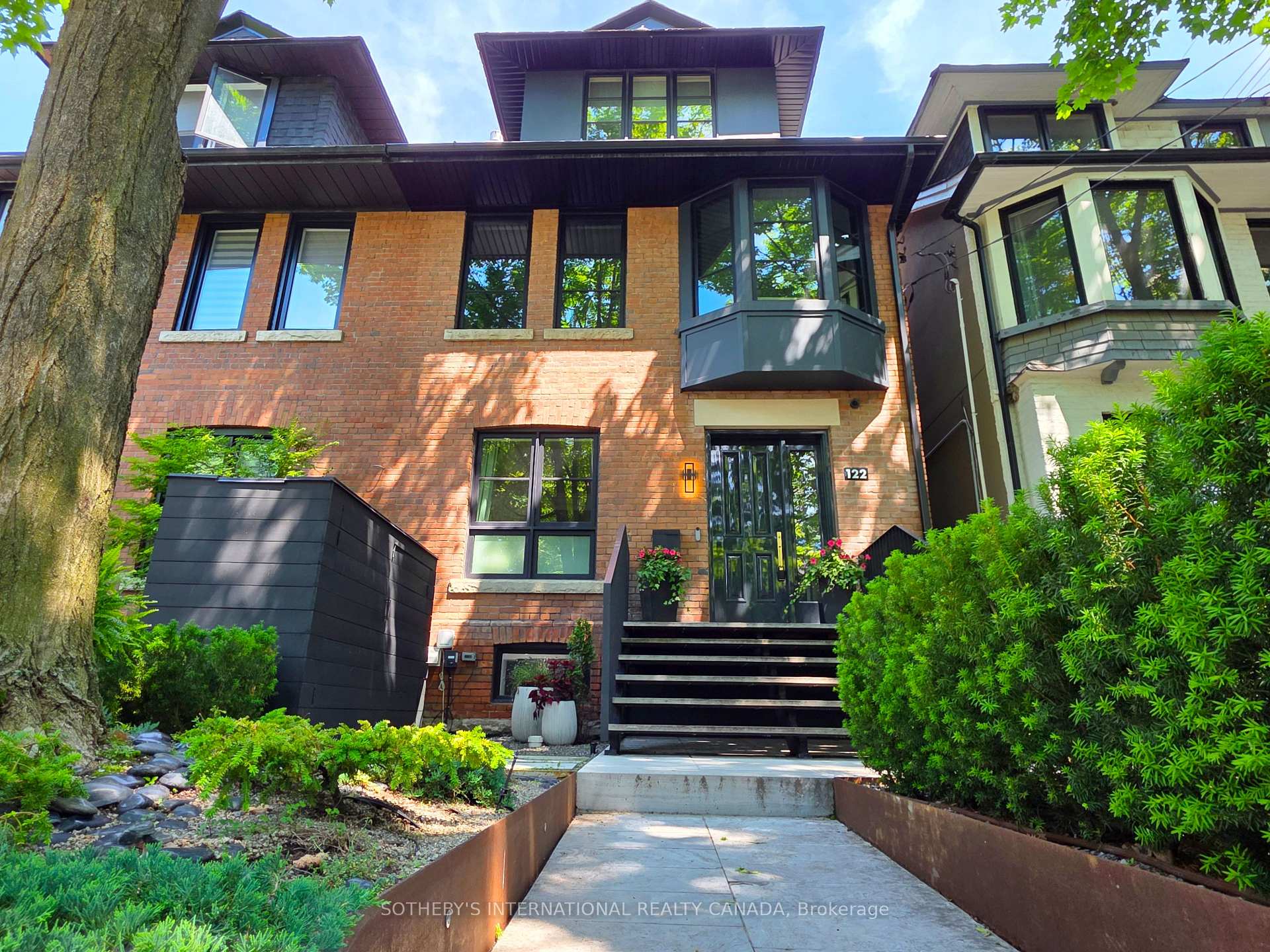 122 Macpherson Avenue