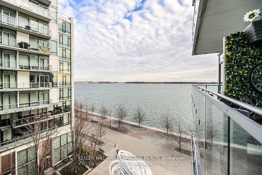 29 Queens Quay E