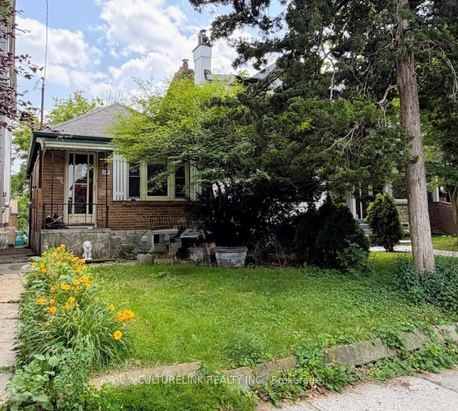 279 Bedford Park Avenue