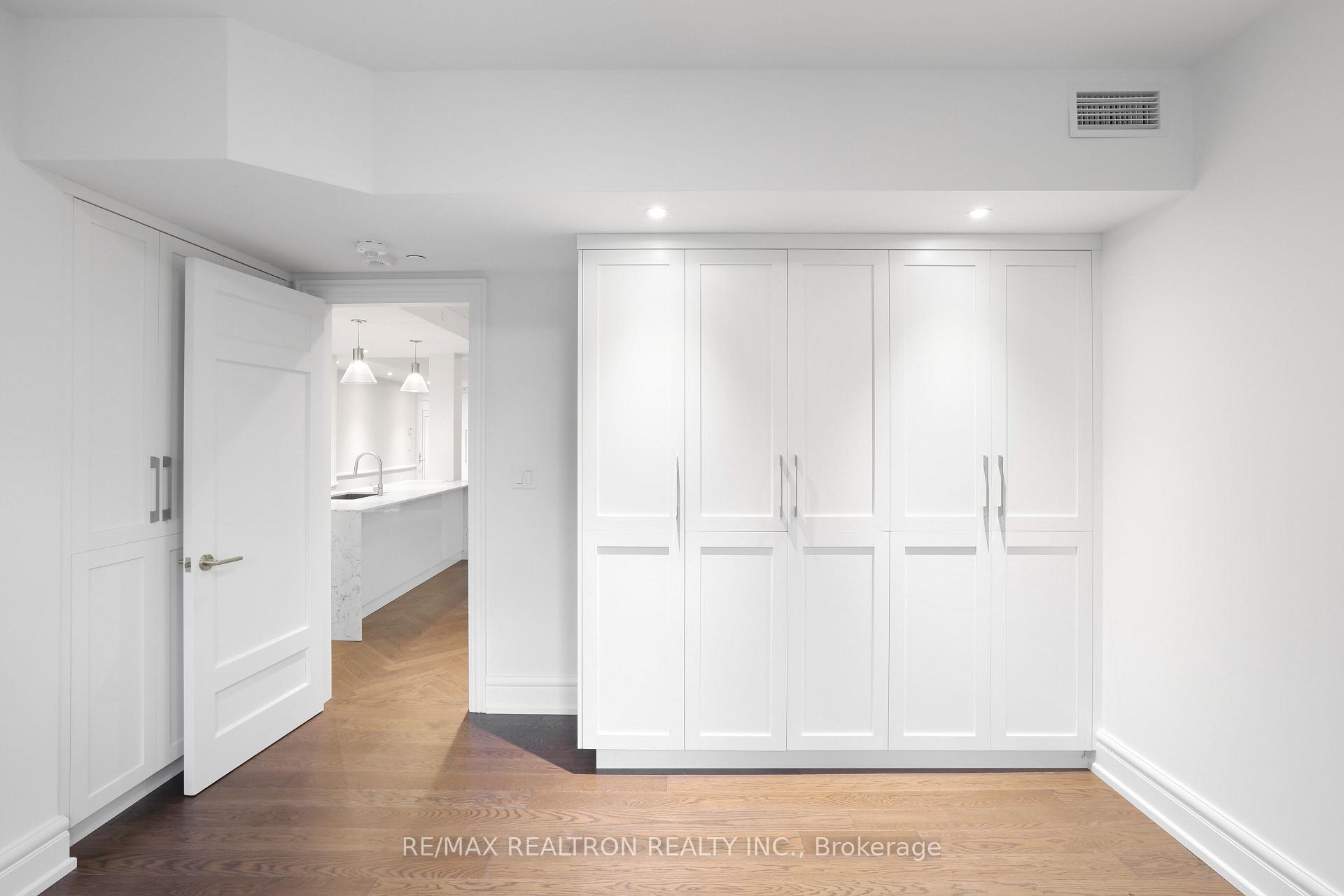 2 Clarendon Avenue